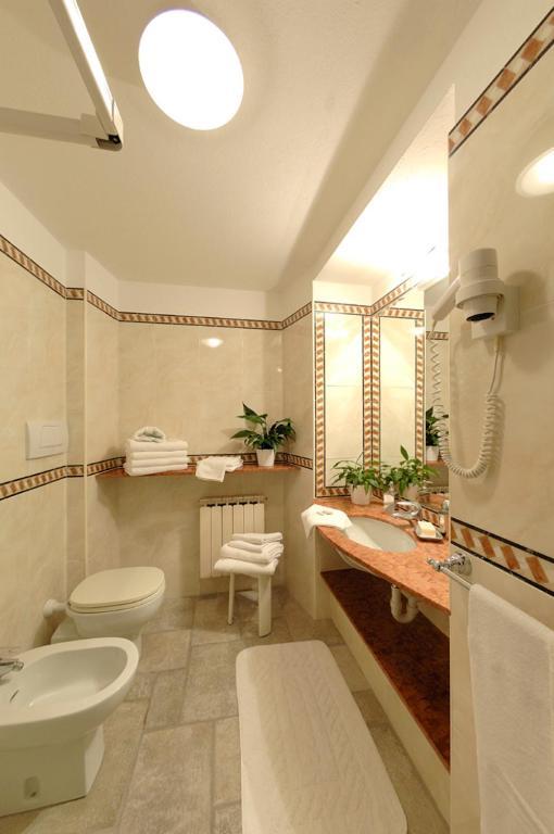Hotel Residence Baiadelsole 라이구에글리아 외부 사진