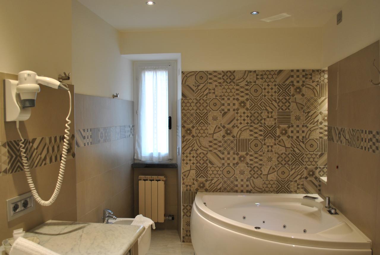 Hotel Residence Baiadelsole 라이구에글리아 외부 사진