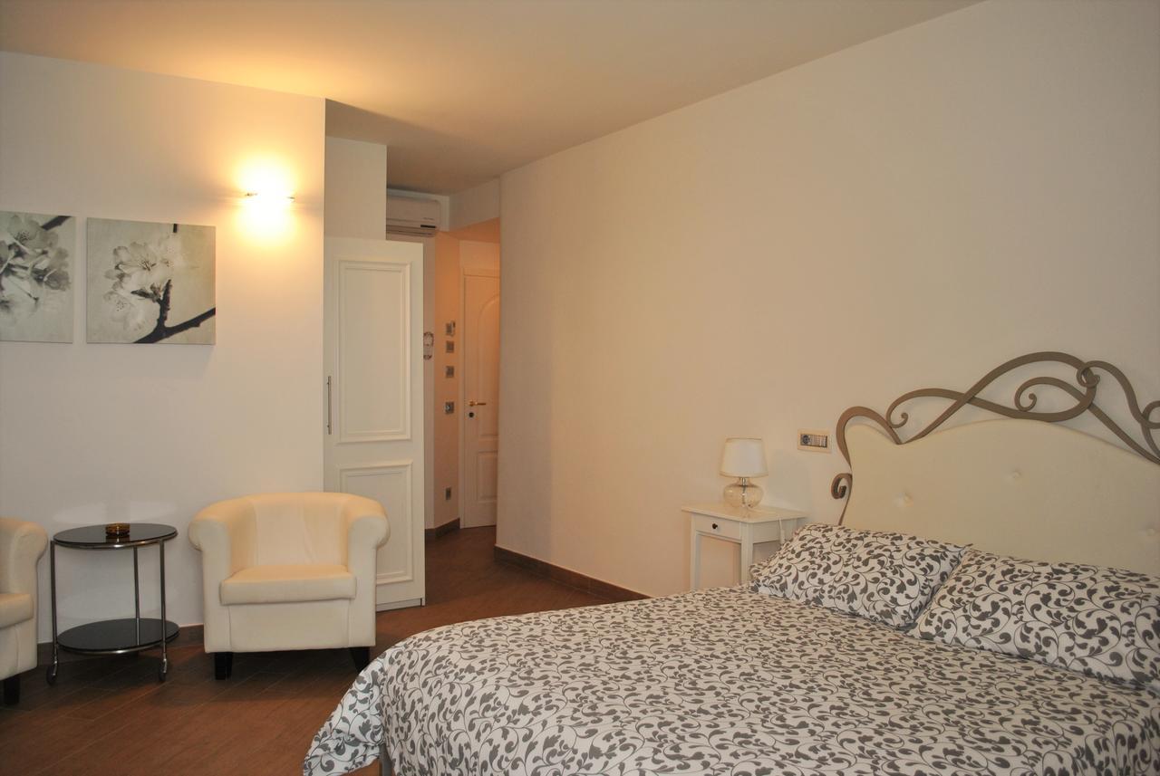 Hotel Residence Baiadelsole 라이구에글리아 외부 사진
