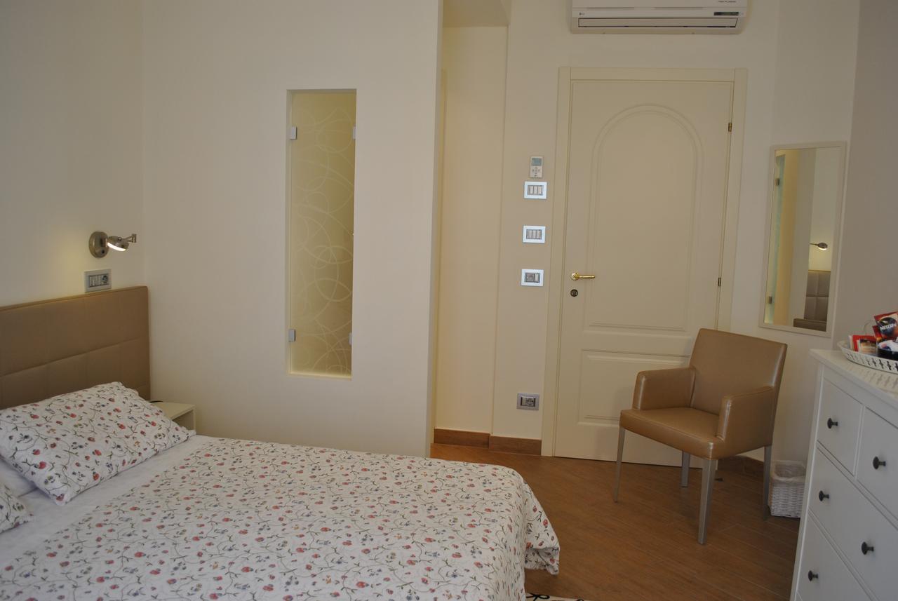 Hotel Residence Baiadelsole 라이구에글리아 외부 사진